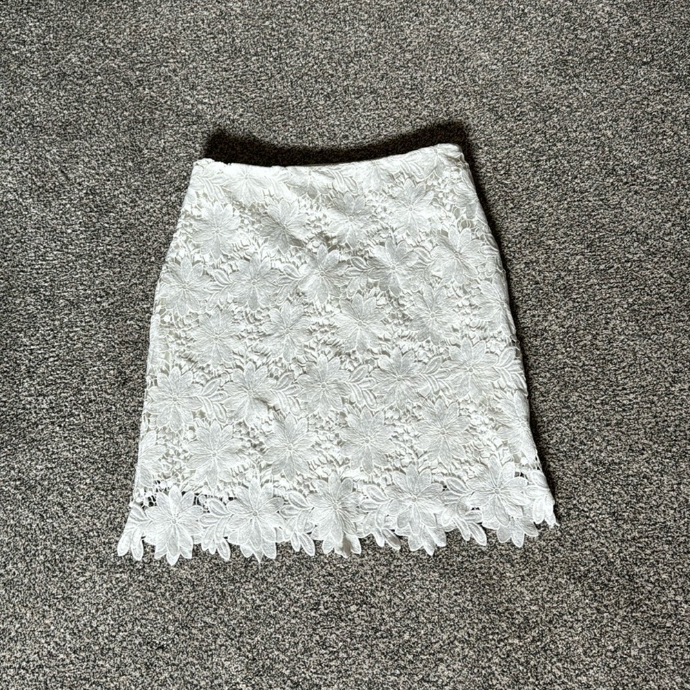 L & Y Personal Tailor White Floral Pencil Skirt Lace Overlay